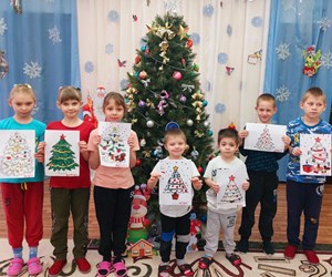 Конкурс рисунков "Хорошо одетая елка".